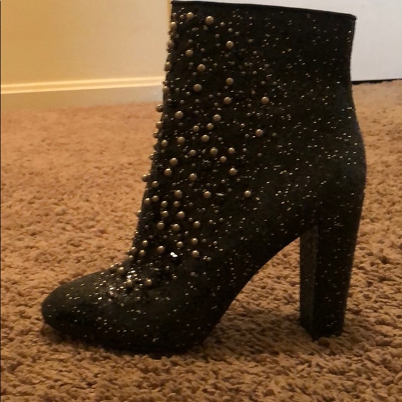 Heels - Picture 3 of 5